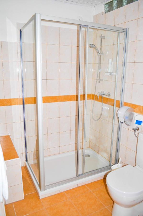 Gasthaus-Pension Schwarzer Graf فينديشغارشتن المظهر الخارجي الصورة