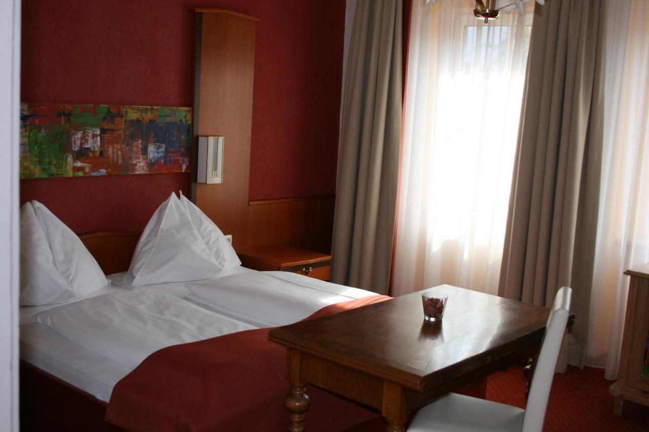 Gasthaus-Pension Schwarzer Graf فينديشغارشتن المظهر الخارجي الصورة